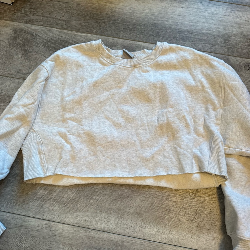 TNA Heathered Grey Cropped Sweatshirt